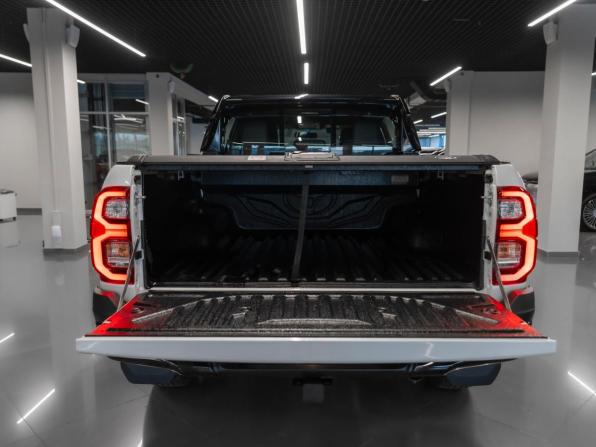 Toyota Hilux VIII Рестайлинг 2 с пробегом 2025 года, цена 7 450 000 рублей, 30 км, пикап, Автокод Объявления