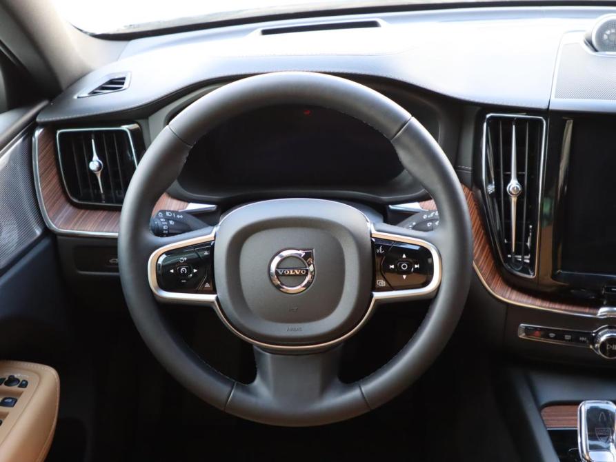 Volvo XC60 II Рестайлинг Санкт-Петербург  - изображение 11
