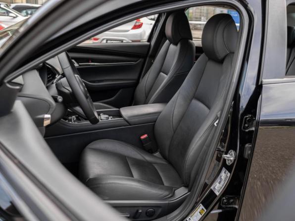Mazda 3 IV (BP) с пробегом 2019 года, цена 1 999 000 рублей, 69076 км, седан, Автокод Объявления