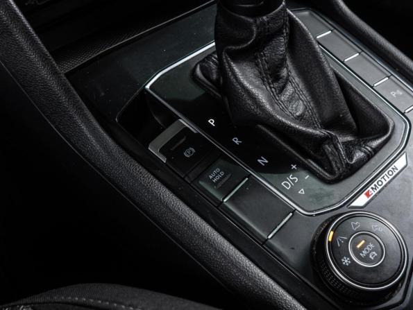 Volkswagen Tiguan II с пробегом 2019 года, цена 2 349 000 рублей, 152412 км, внедорожник, Автокод Объявления