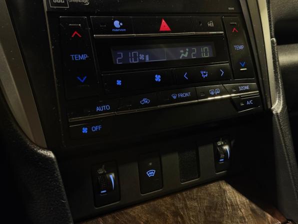 Toyota Camry VII (XV50) Рестайлинг с пробегом 2016 года, цена 1 999 000 рублей, 160206 км, седан, Автокод Объявления