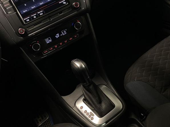 Volkswagen Polo V Рестайлинг с пробегом 2019 года, цена 1 240 000 рублей, 50232 км, седан, Автокод Объявления