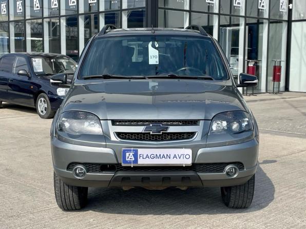 Chevrolet Niva I Рестайлинг с пробегом 2017 года, цена 884 000 рублей, 52000 км, внедорожник, Автокод Объявления