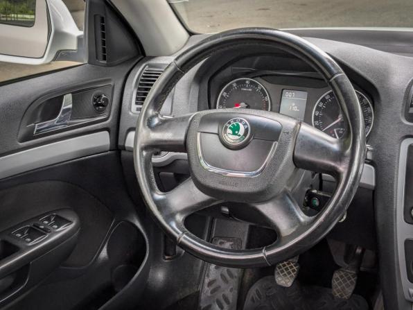 Skoda Octavia II (A5) Рестайлинг с пробегом 2013 года, цена 1 274 900 рублей, 65000 км, лифтбек, Автокод Объявления