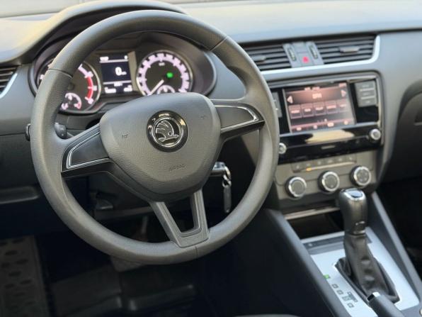 Skoda Octavia III (A7) Рестайлинг с пробегом 2018 года, цена 1 599 000 рублей, 188290 км, лифтбек, Автокод Объявления