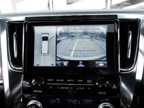 Toyota Alphard III с пробегом 2017 года, цена 4 462 500 рублей, 78161 км, минивэн, Автокод Объявления