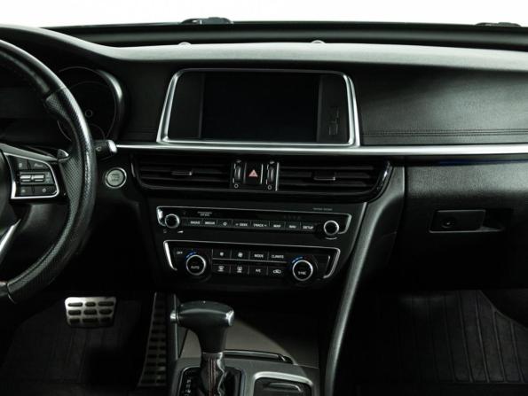 Kia Optima IV Рестайлинг с пробегом 2018 года, цена 2 029 700 рублей, 102055 км, седан, Автокод Объявления