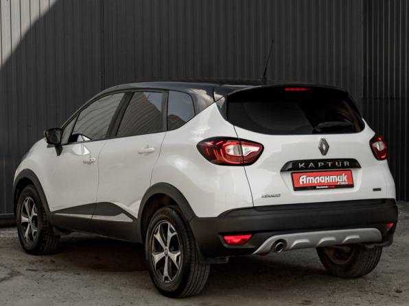Renault Kaptur I с пробегом 2017 года, цена 1 645 000 рублей, 64509 км, внедорожник, Автокод Объявления