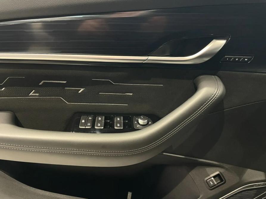 Geely Monjaro I Москва  - изображение 18