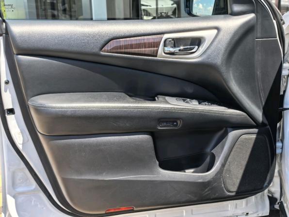 Nissan Pathfinder IV с пробегом 2014 года, цена 1 557 000 рублей, 164010 км, внедорожник, Автокод Объявления