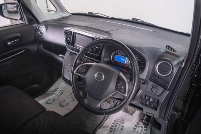 Nissan Dayz Roox I Рестайлинг с пробегом 2017 года, цена 769 000 рублей, 65400 км, хэтчбек, Автокод Объявления