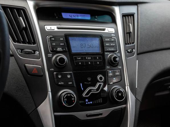 Hyundai Sonata VI (YF) с пробегом 2011 года, цена 770 000 рублей, 275606 км, седан, Автокод Объявления