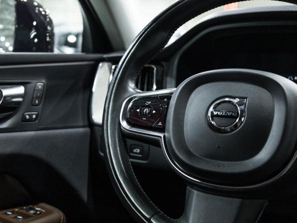 Volvo XC60 II с пробегом 2019 года, цена 3 749 700 рублей, 82855 км, внедорожник, Автокод Объявления