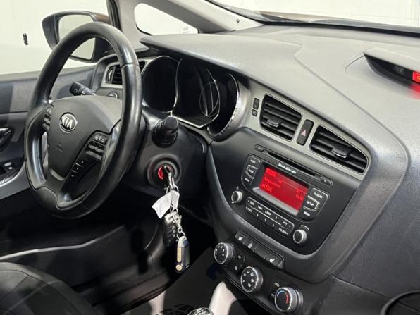 Kia Ceed II с пробегом 2013 года, цена 1 025 000 рублей, 117828 км, хэтчбек, Автокод Объявления