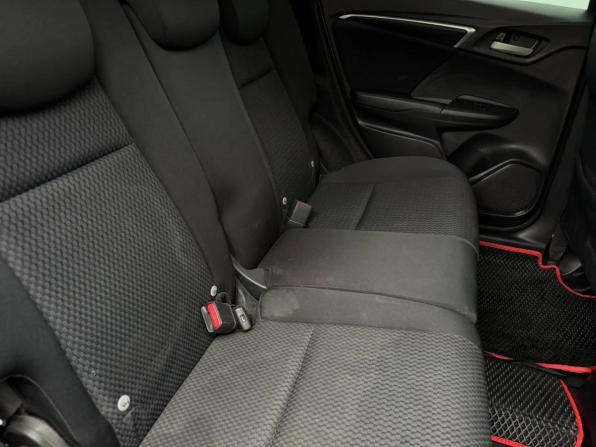 Honda Fit III Рестайлинг с пробегом 2018 года, цена 1 099 000 рублей, 157153 км, хэтчбек, Автокод Объявления