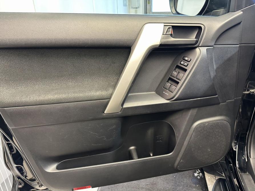 Toyota Land Cruiser Prado 150 Series Рестайлинг 2 Екатеринбург  - изображение 16