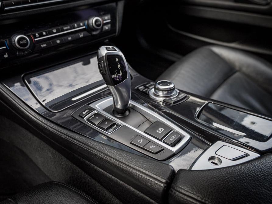 BMW 5 серии VI (F10/F11/F07) Рестайлинг Казань  - изображение 8