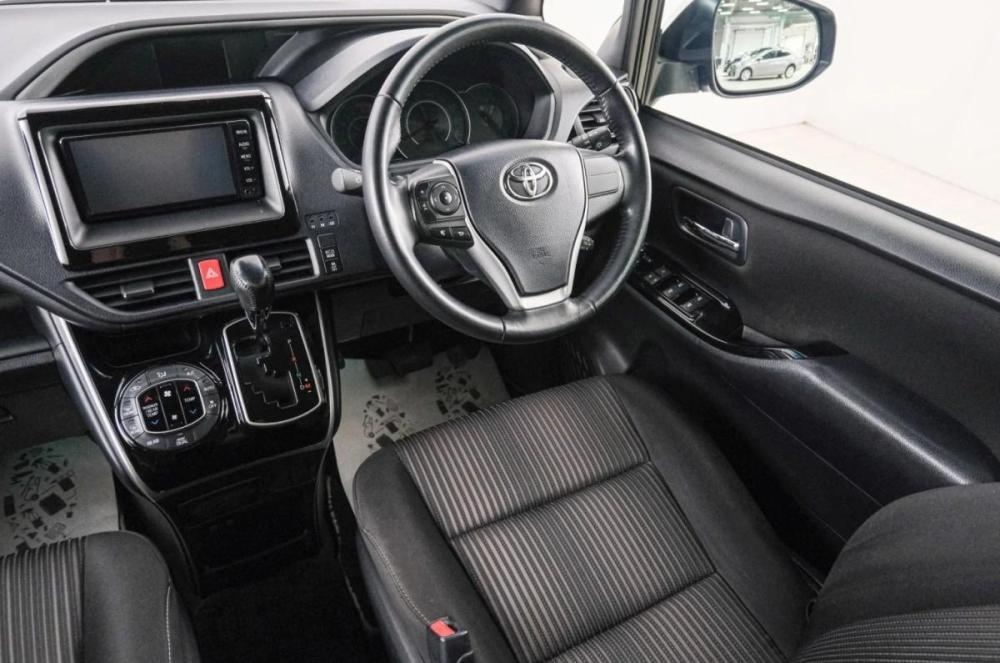 Toyota Voxy III (R80) Рестайлинг Красноярск  - изображение 10