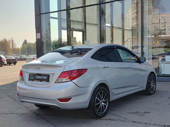 Hyundai Solaris I с пробегом 2013 года, цена 670 000 рублей, 134915 км, седан, Автокод Объявления