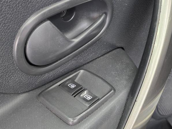 Renault Sandero II с пробегом 2017 года, цена 930 000 рублей, 161000 км, хэтчбек, Автокод Объявления