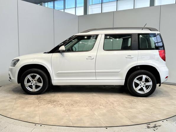 Skoda Yeti I Рестайлинг с пробегом 2015 года, цена 1 240 000 рублей, 208400 км, внедорожник, Автокод Объявления