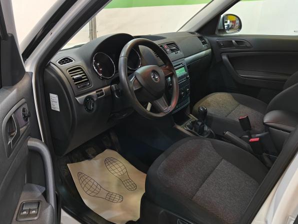 Skoda Yeti I Рестайлинг с пробегом 2014 года, цена 1 149 000 рублей, 125355 км, внедорожник, Автокод Объявления