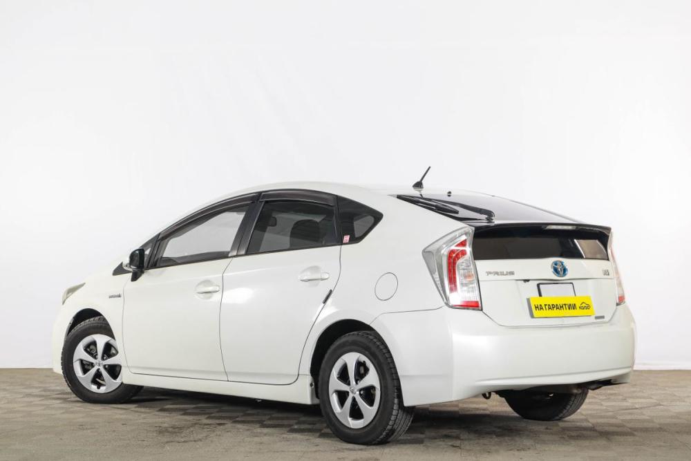 Toyota Prius III (XW30) Тюмень  - изображение 5