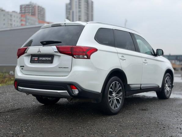 Mitsubishi Outlander III Рестайлинг 3 с пробегом 2018 года, цена 1 475 000 рублей, 235000 км, внедорожник, Автокод Объявления