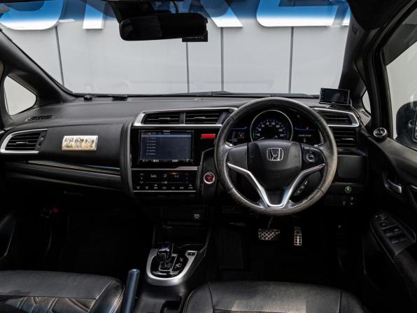Honda Fit III с пробегом 2015 года, цена 850 000 рублей, 274048 км, хэтчбек, Автокод Объявления