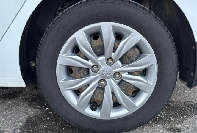 Hyundai Solaris II с пробегом 2018 года, цена 1 350 000 рублей, 124298 км, седан, Автокод Объявления