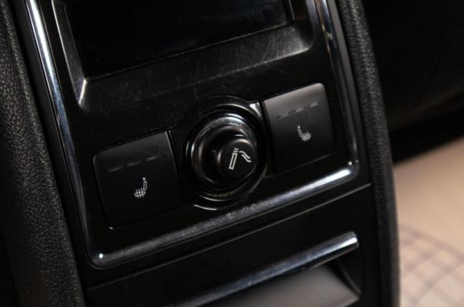 Skoda Superb II Рестайлинг с пробегом 2013 года, цена 1 000 000 рублей, 240000 км, лифтбек, Автокод Объявления