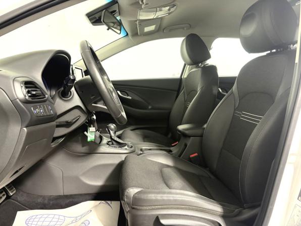 Hyundai i30 III Рестайлинг 2 с пробегом 2022 года, цена 1 980 000 рублей, 83000 км, универсал, Автокод Объявления