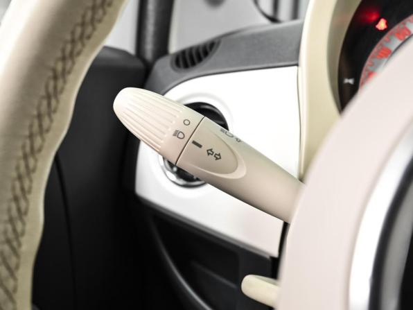 Fiat 500 II с пробегом 2012 года, цена 1 099 000 рублей, 140000 км, хэтчбек, Автокод Объявления