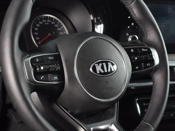 Kia K5 III с пробегом 2021 года, цена 2 299 995 рублей, 43162 км, седан, Автокод Объявления