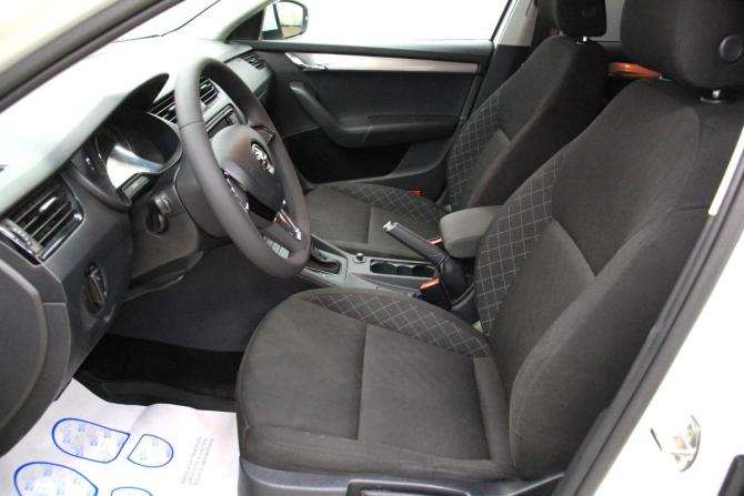 Skoda Octavia III (A7) Рестайлинг с пробегом 2019 года, цена 1 739 300 рублей, 135597 км, лифтбек, Автокод Объявления