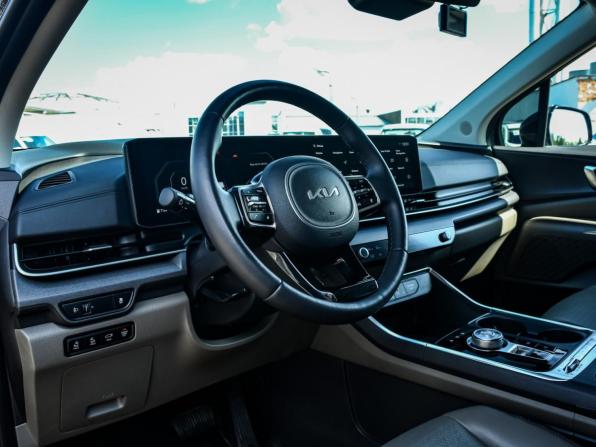 Kia Carnival IV Рестайлинг с пробегом 2024 года, цена 5 580 000 рублей, 17428 км, минивэн, Автокод Объявления