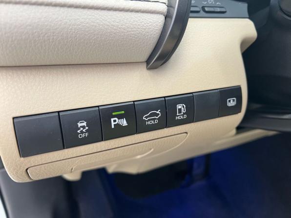 Toyota Camry VIII (XV70) Рестайлинг с пробегом 2022 года, цена 2 835 000 рублей, 27071 км, седан, Автокод Объявления