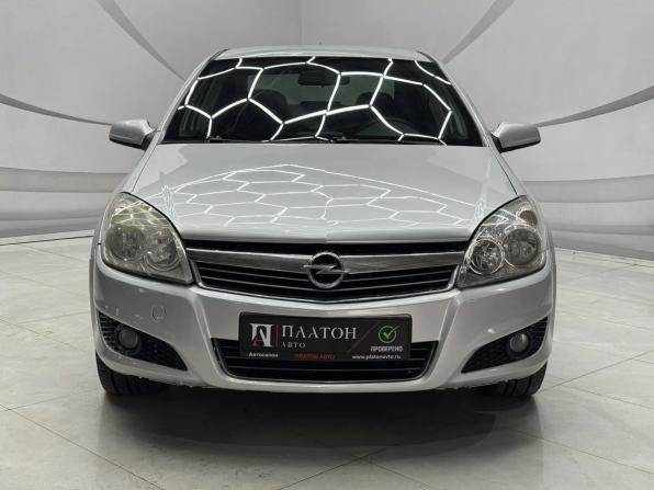Opel Astra H Рестайлинг с пробегом 2008 года, цена 320 000 рублей, 301000 км, седан, Автокод Объявления