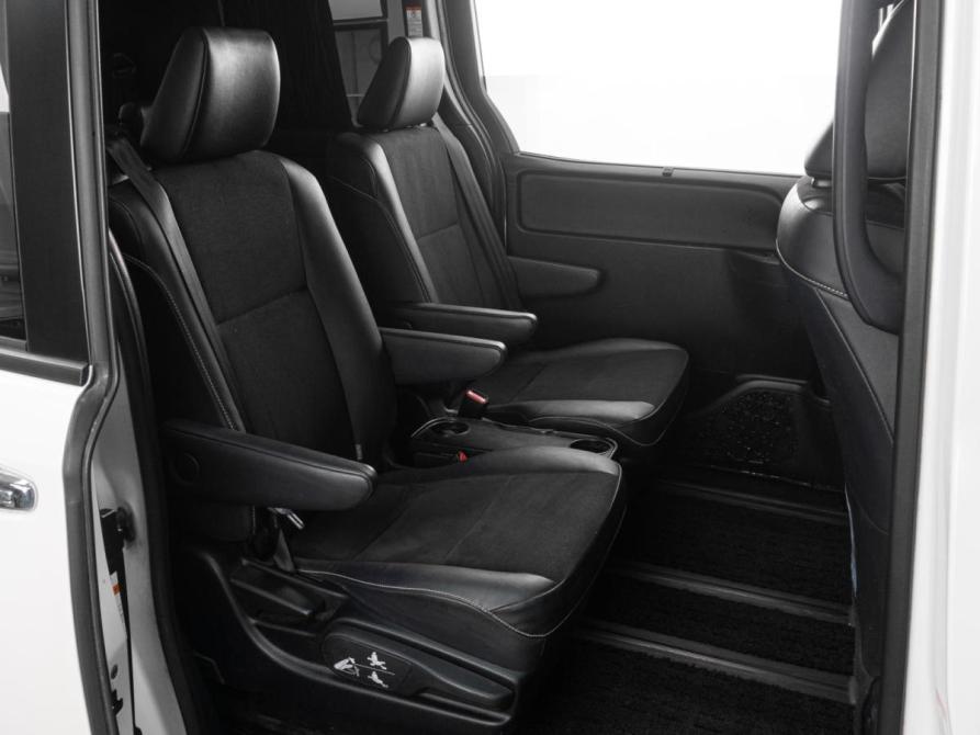Toyota Noah III (R80) Рестайлинг Тюмень  - изображение 10