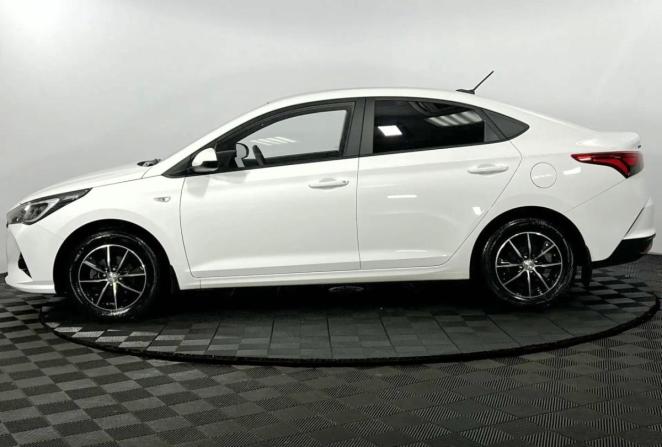 Hyundai Solaris II Рестайлинг с пробегом 2022 года, цена 1 745 000 рублей, 31816 км, седан, Автокод Объявления