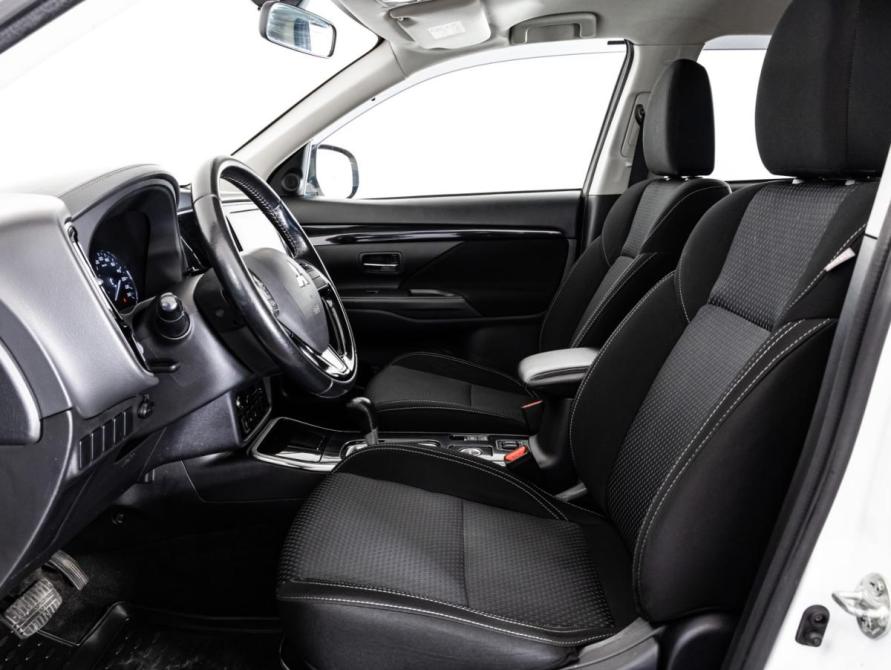 Mitsubishi Outlander III Рестайлинг 3 Санкт-Петербург  - изображение 17