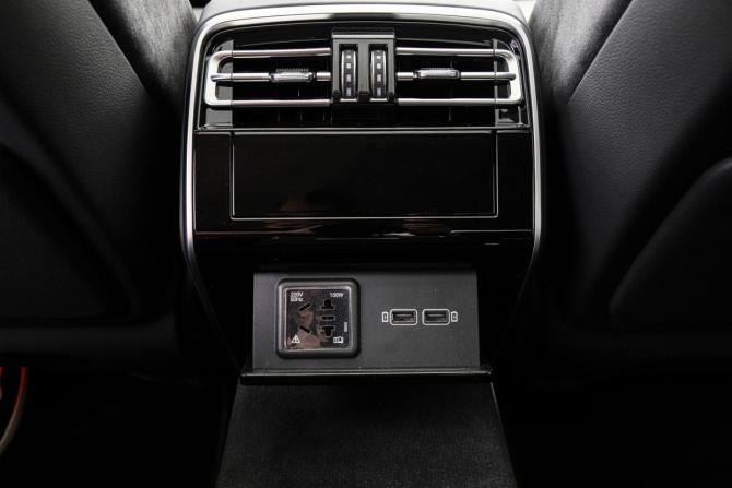 Hongqi H9 I с пробегом 2023 года, цена 4 700 000 рублей, 2500 км, седан, Автокод Объявления