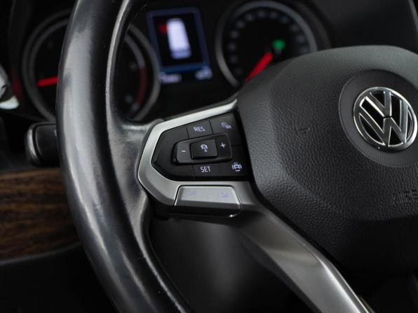Volkswagen Multivan T6 Рестайлинг с пробегом 2020 года, цена 5 599 000 рублей, 119981 км, минивэн, Автокод Объявления