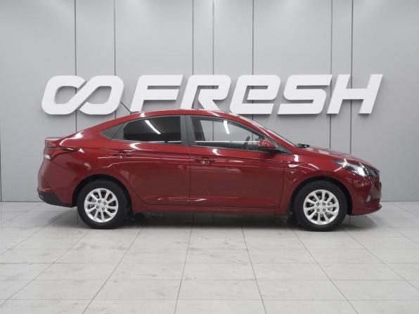 Hyundai Solaris II Рестайлинг с пробегом 2021 года, цена 1 270 000 рублей, 107465 км, седан, Автокод Объявления