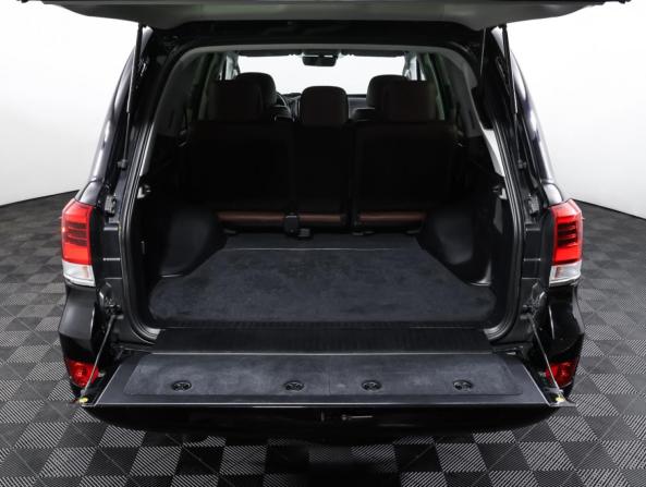 Toyota Land Cruiser 200 Series Рестайлинг 2 с пробегом 2018 года, цена 6 448 000 рублей, 137908 км, внедорожник, Автокод Объявления