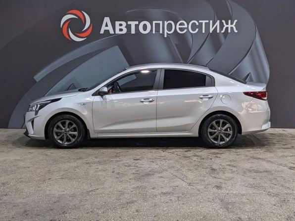 Kia Rio IV Рестайлинг с пробегом 2022 года, цена 1 765 000 рублей, 52000 км, седан, Автокод Объявления