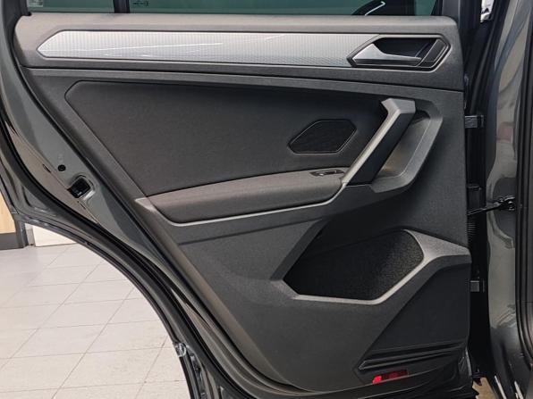 Volkswagen Tiguan II Рестайлинг с пробегом 2021 года, цена 3 190 000 рублей, 29763 км, внедорожник, Автокод Объявления