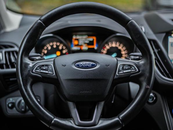Ford Kuga II Рестайлинг с пробегом 2018 года, цена 1 615 000 рублей, 104704 км, внедорожник, Автокод Объявления