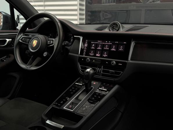 Porsche Macan I Рестайлинг 2 с пробегом 2023 года, цена 9 500 000 рублей, 9166 км, внедорожник, Автокод Объявления