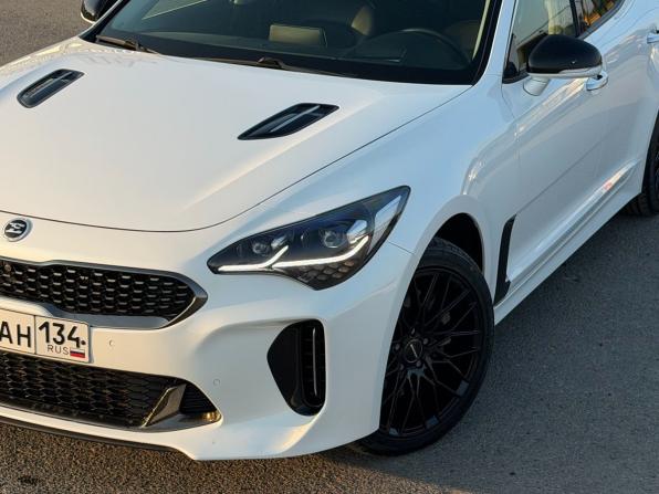 Kia Stinger I с пробегом 2019 года, цена 2 300 000 рублей, 92000 км, лифтбек, Автокод Объявления